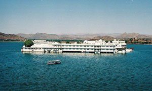 Golden Triangle Tour With Udaipur, 8 Nights 9 Days Packages