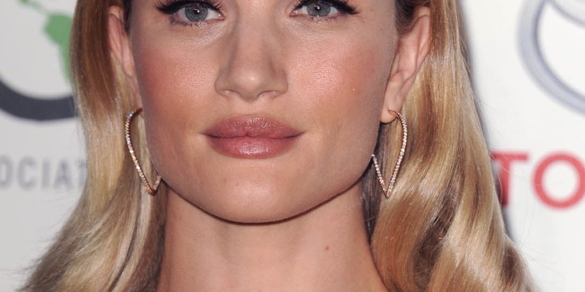 Rosie Huntington-Whiteley: A Journey from Runway to Hollywood Stardom
