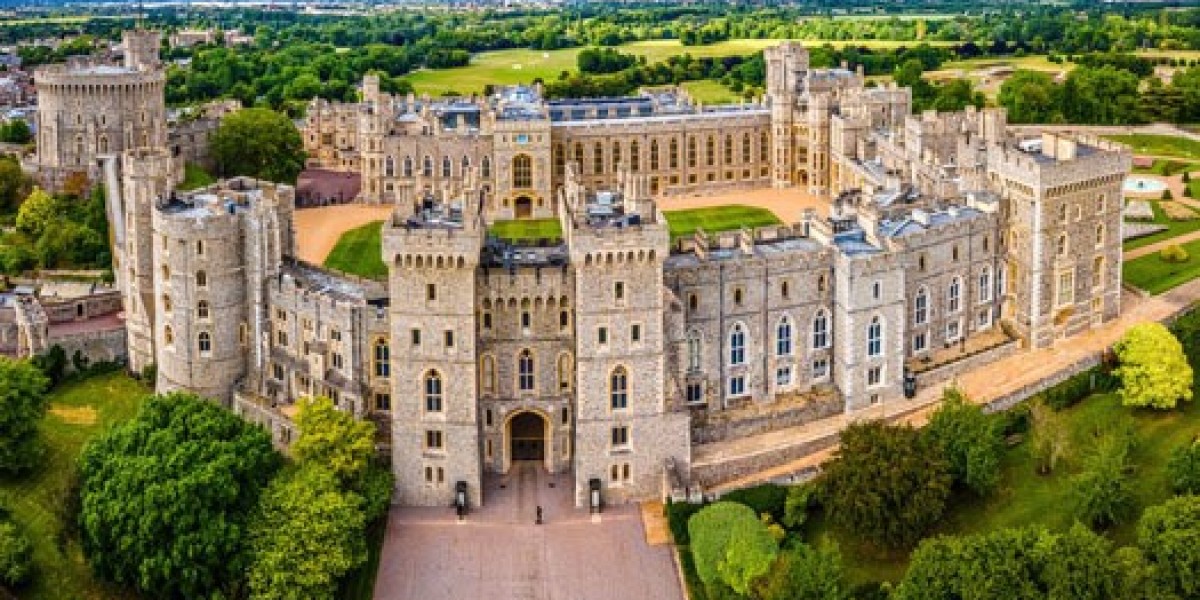 Unveiling Windsor Castle: A Comprehensive Guided Tour Experience