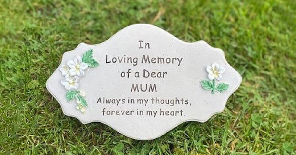 What to Write on a Memorial Plaque?