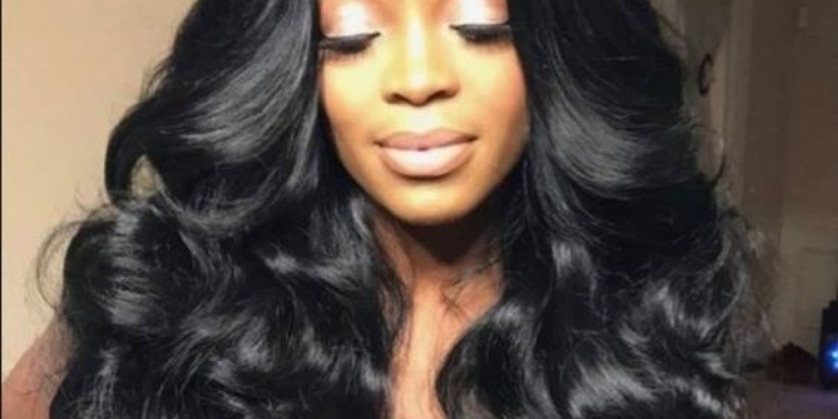 Embrace Effortless Glamour: The Timeless Allure of the Black Wavy Wig