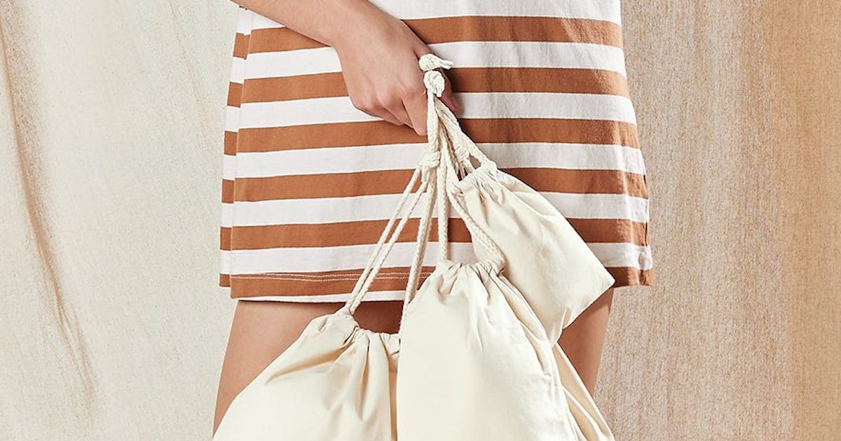 The Versatility of Cotton Tote Bags: A Sustainable Fashion Choice