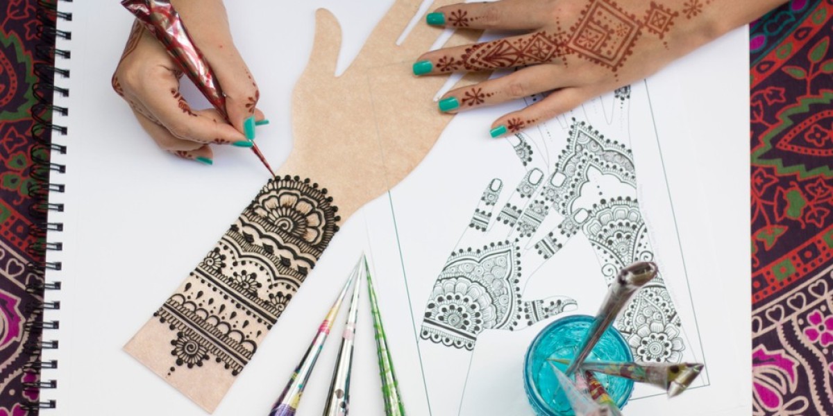 Ultimate Guide to Understanding Henna Classes in Dubai