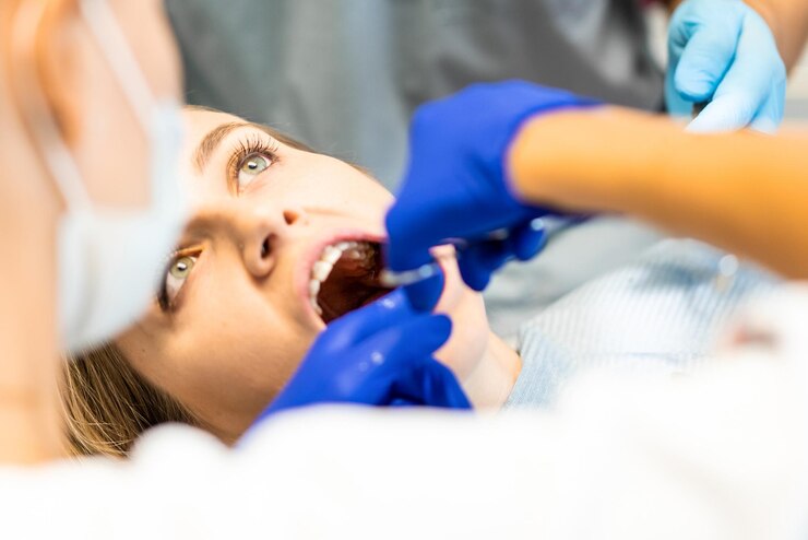 What To Do When You Need An Emergency Dentist?
