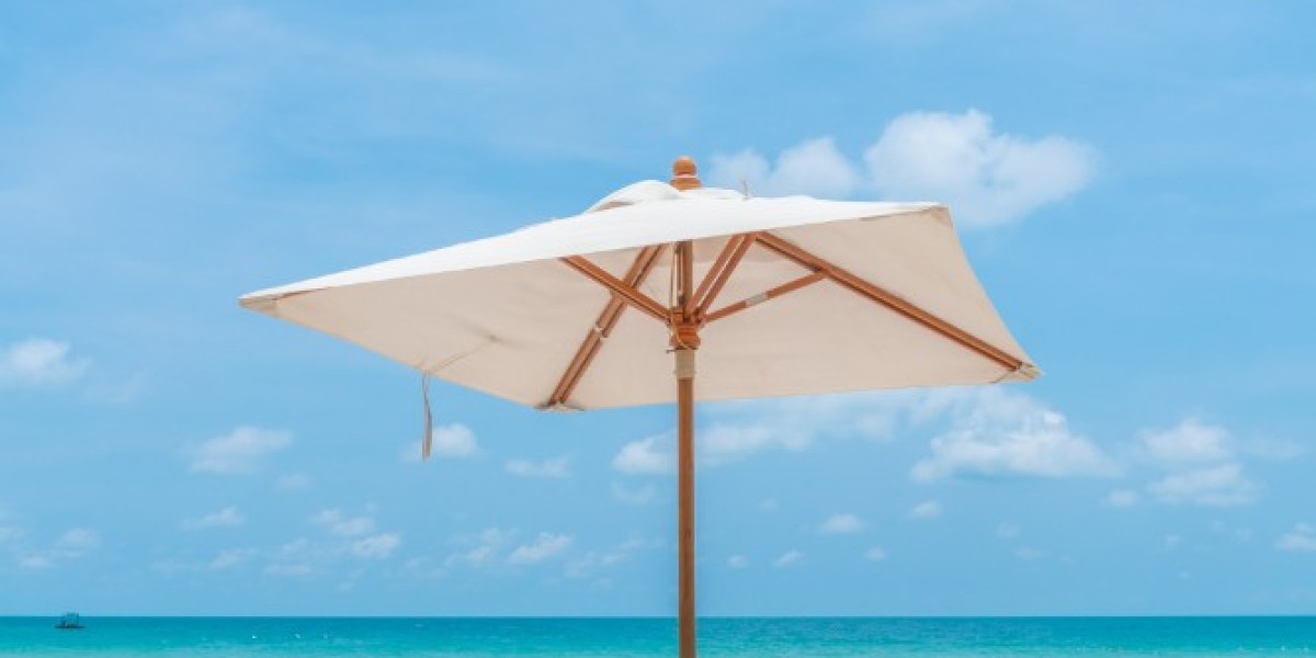 Lounge Chair Umbrella: Your Ticket to Outdoor Comfort