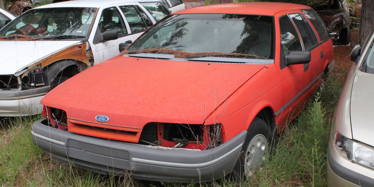 Why Ford Wreckers Are the Ultimate Solution for Junk Car Removal?