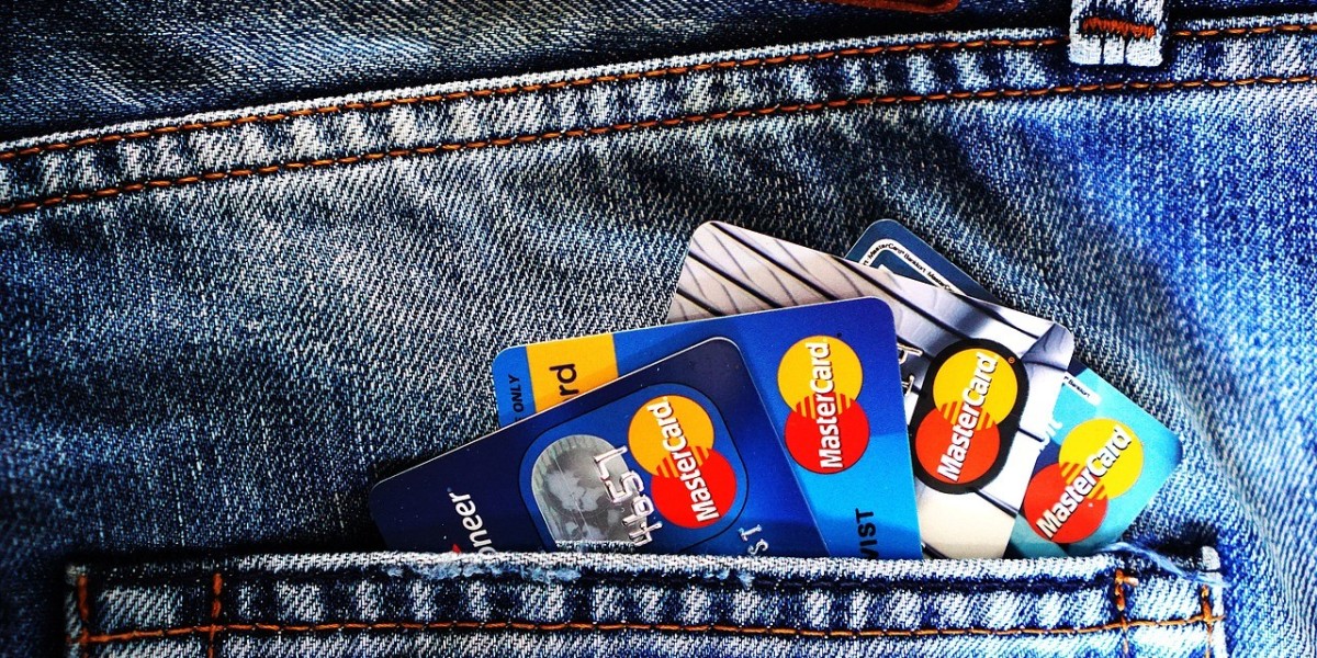 The Versatility of Credit Cards with $2000 Limit: More Than Just Spending Power
