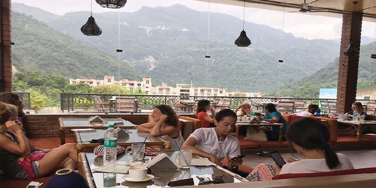 Exploring Rishikesh: A Guide to the Best Cafes in Town
