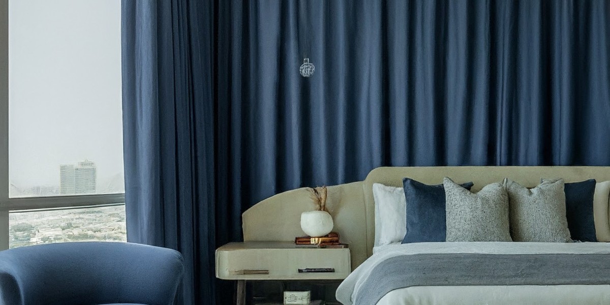 Dubai's Design Duos: Pairing Functionality & Style in Bedroom Curtains