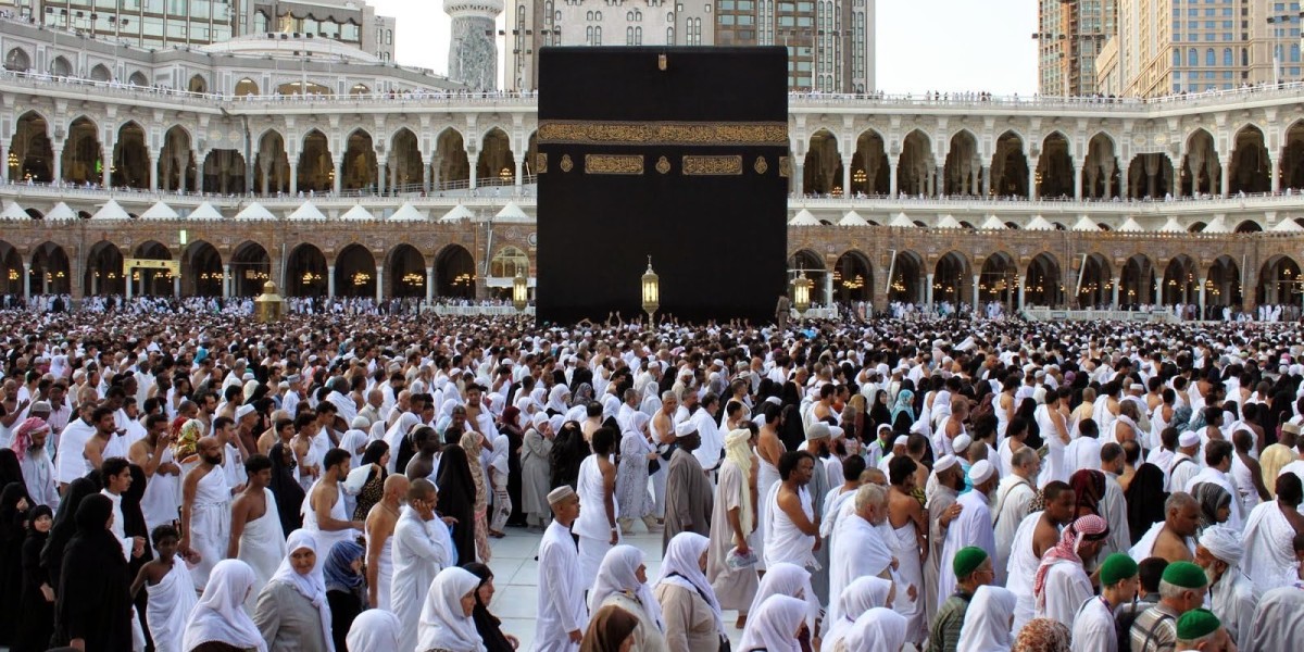 How Can You Find Cheap Umrah Packages in the UK?