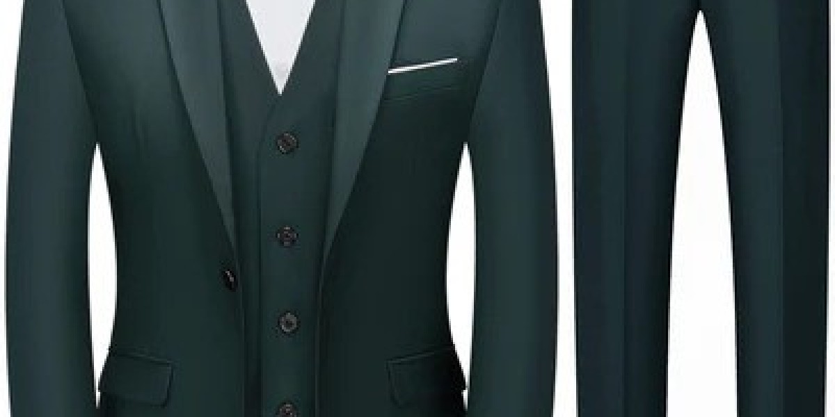 Is an Emerald Green Men's Suit Right for Your Wedding?