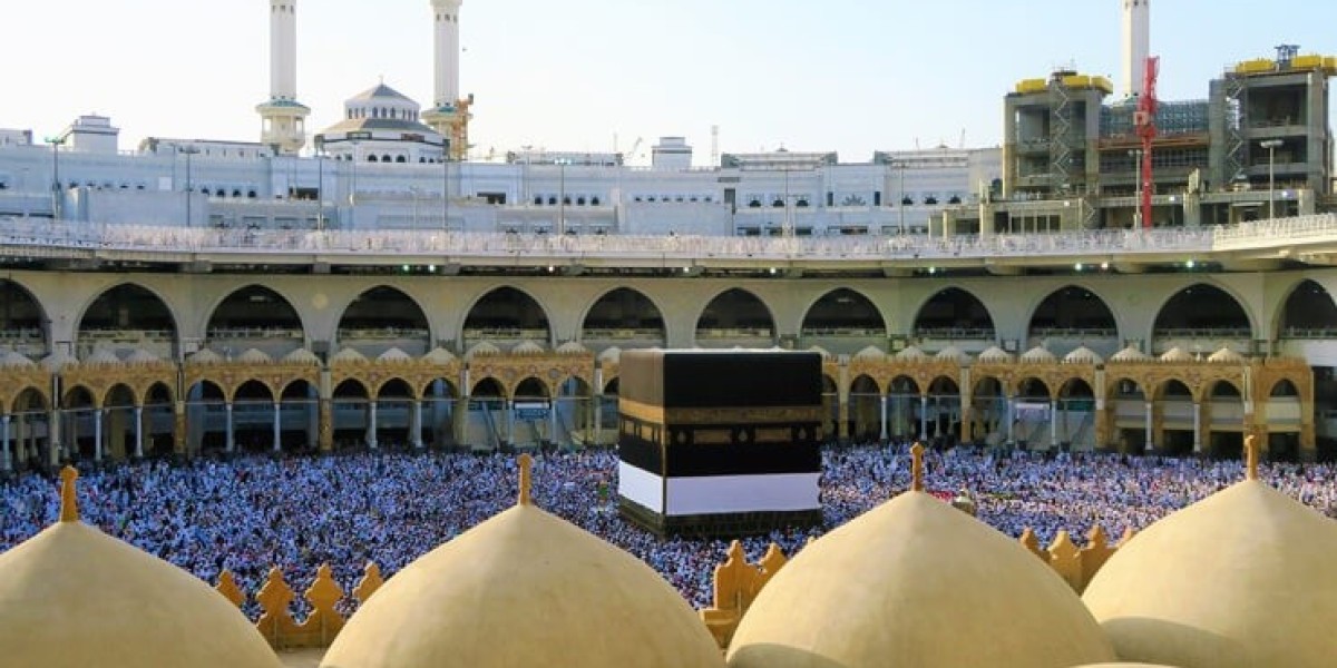 What Makes a 3 Star Umrah Package a Great Choice?