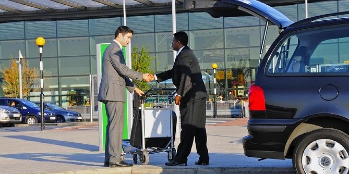 The Benefits of Choosing Reading to Gatwick and Luton Airport Taxi Services