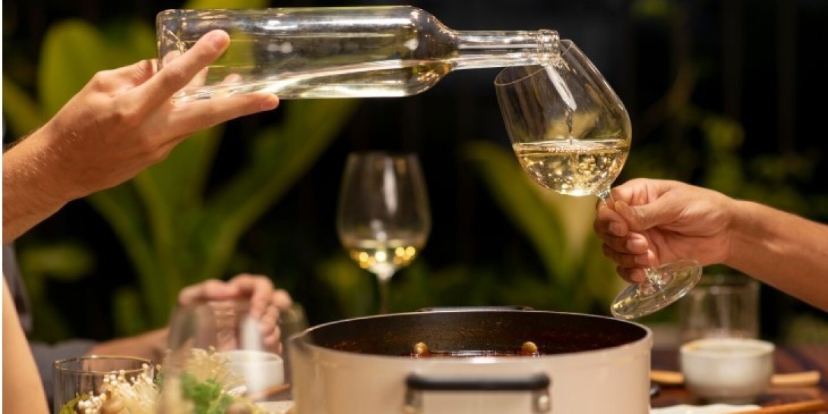 The Best White Wine Experiences in Hong Kong: A Guide for Wine Enthusiasts