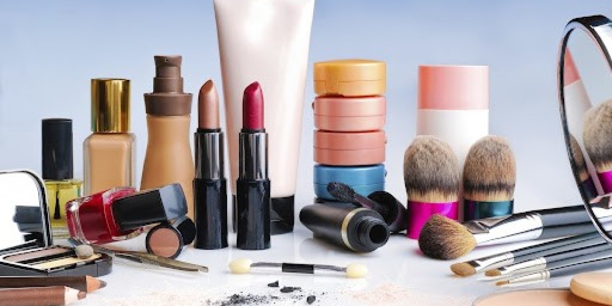 The Benefits of Traditional Cosmetics: Timeless Solutions for Modern Beauty Needs