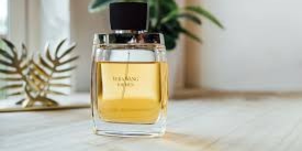 عطور أجمل: التخصص في النوتات العطرية التي تناسب أجواء الإمارات