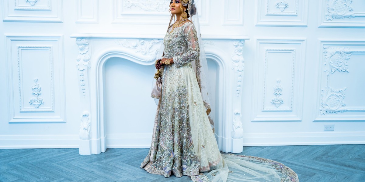 The Elegance of Pakistani Bridal Dress: A Perfect Blend of Tradition and Glamour