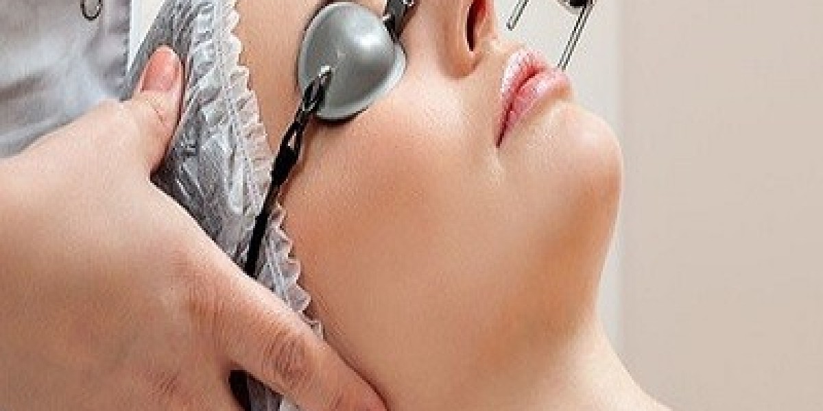Can PICO laser remove acne scars?