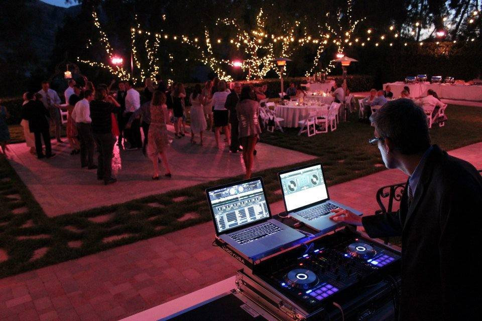 Unvergessliche Hochzeitsmomente mit Wedding DJ Munich