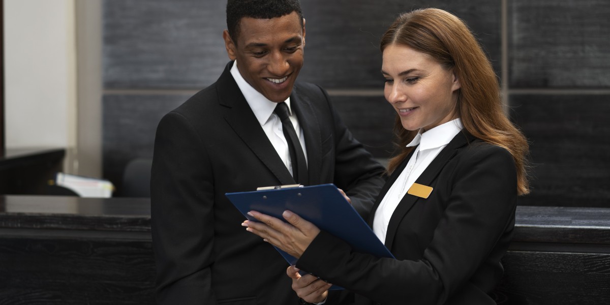 Step into the Hospitality Industry with Internship-Focused Hotel Courses
