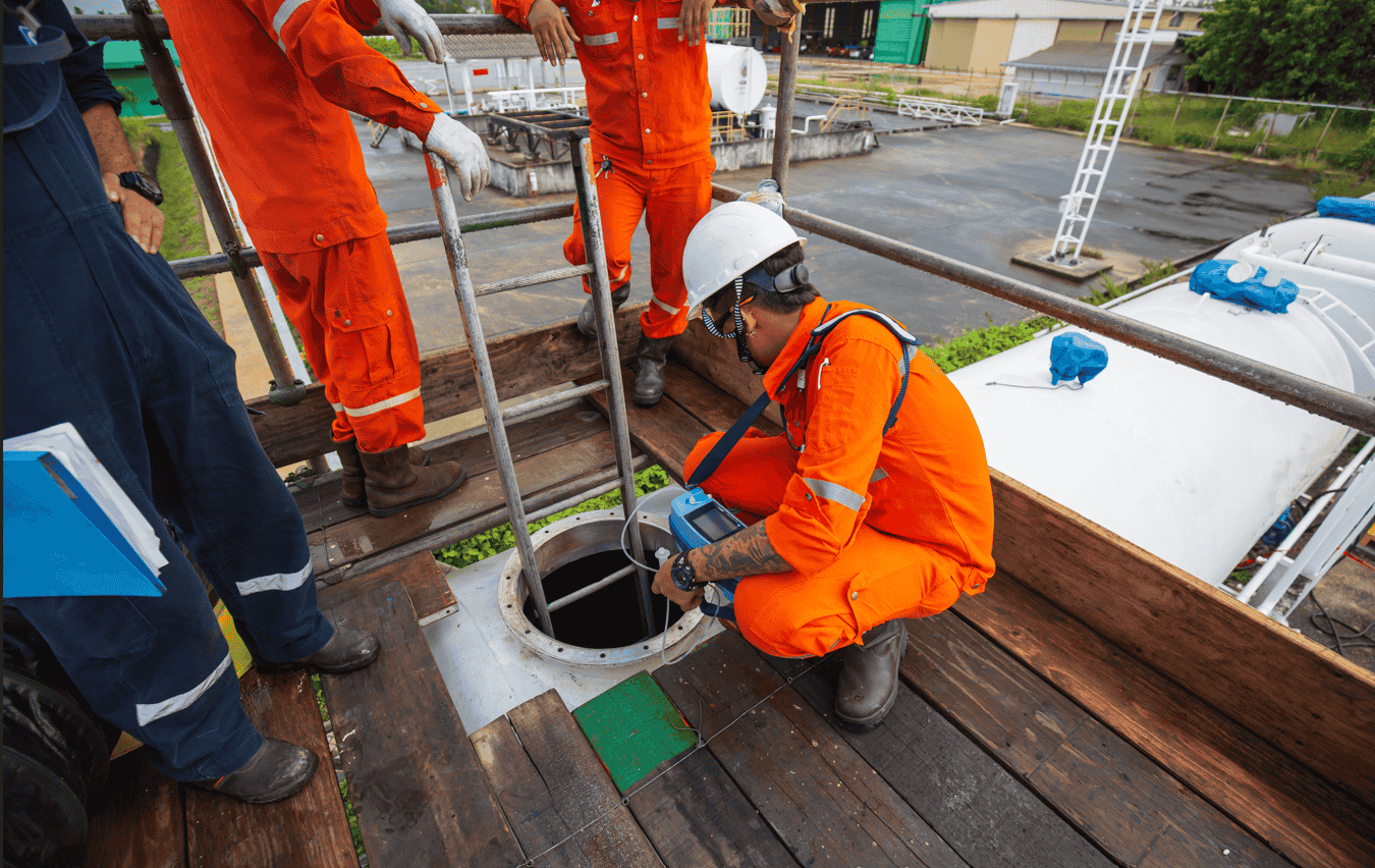 Be safe and stylish when at work with our safety workwear. - Kings Workwear