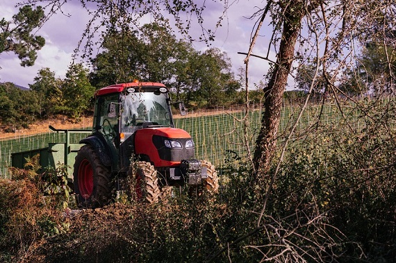 What to Look for When Buying Used Farm Tractors or Loaders