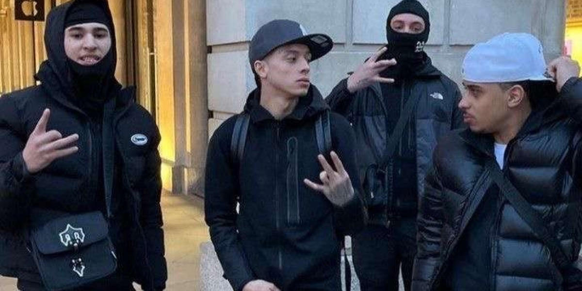 Comme Des Garçons x Syna World Outfit Ideas