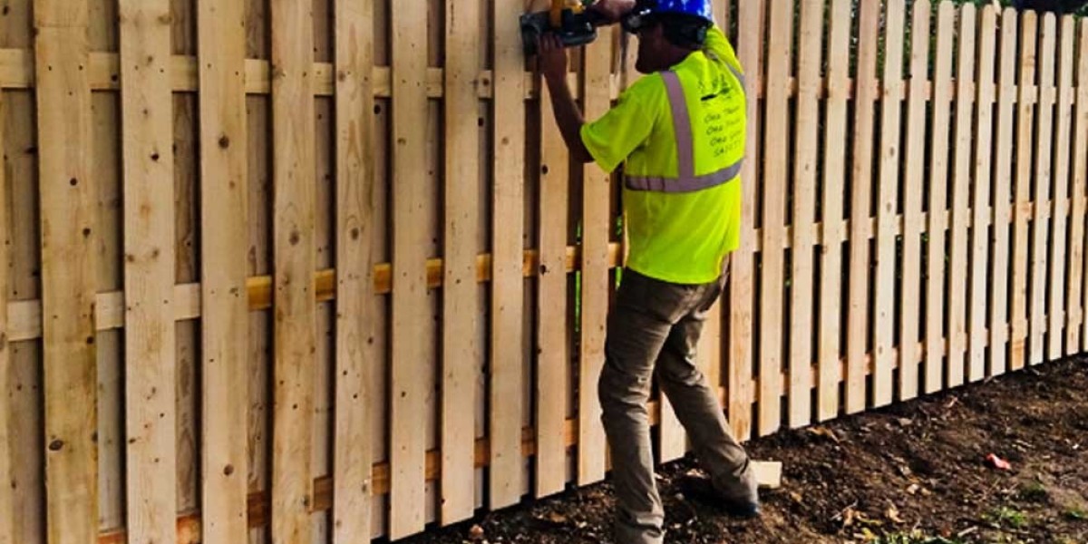 How to Choose the Right Fence Company and Contractors for Your Fence Installation Needs
