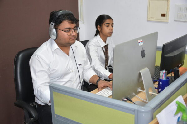 BEST COLLEGE FOR BACHELOR OF ARTS (JOURNALISM AND MASS COMMUNICATION) IN UP - IIMT Group of Colleges