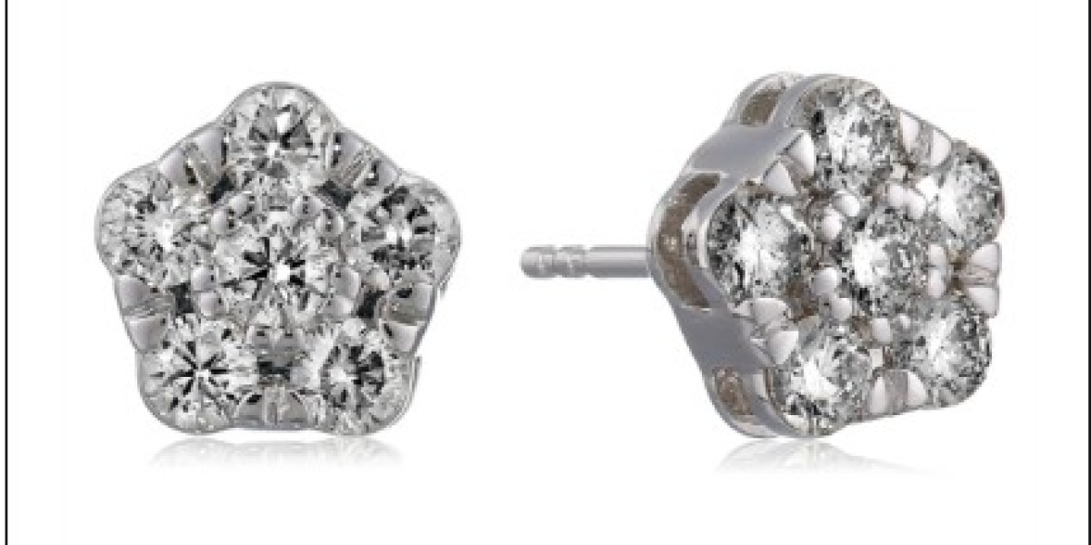 Diamond Stud Earrings: Timeless Elegance for Every Occasion