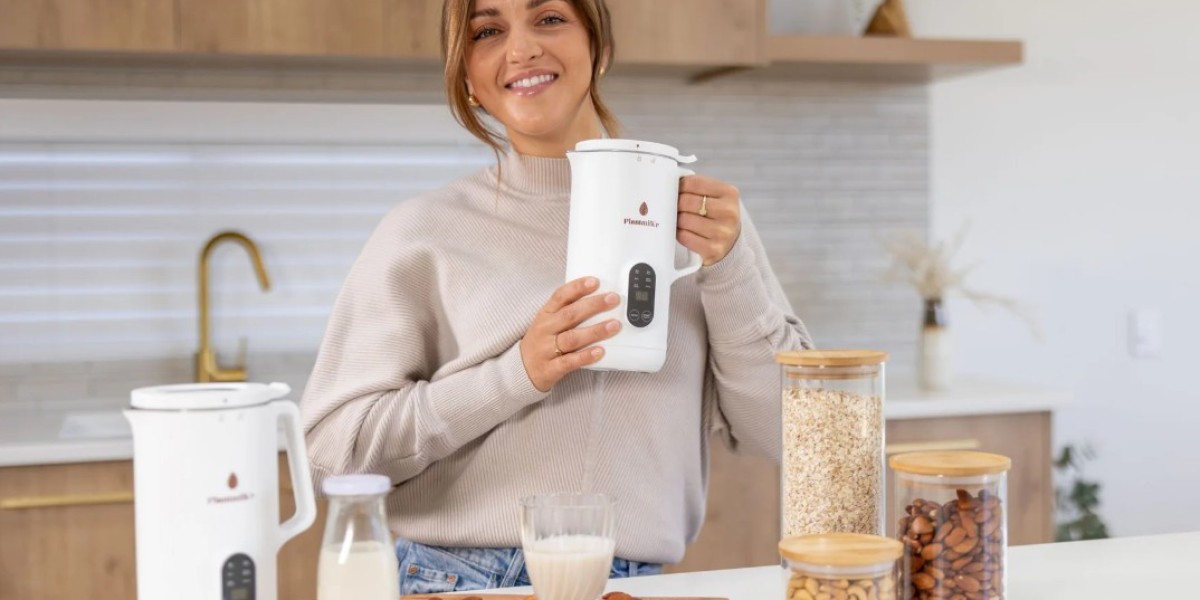 Make Fresh Plant Based Milks in Minutes Using the Plantmilk’r Oat Milk Machine