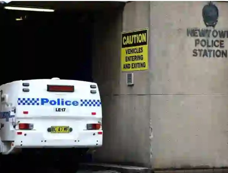Oz Lawyers Cover Image