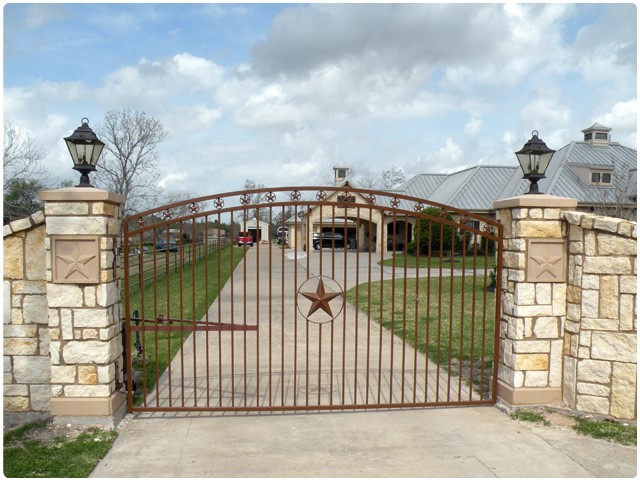 FAQs About Automated Gates | Lone Star Fence & Construction
