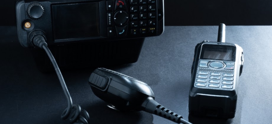 How Digital Two Way Radios Improve Workplace Communication