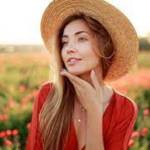 Laura Max Profile Picture
