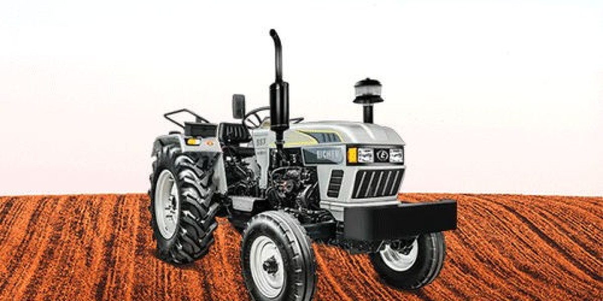 How the Eicher 557’s 2,100 kg Lift Capacity Boosts Farm Work Efficiency