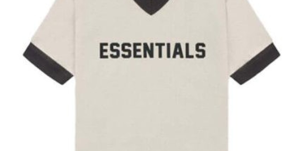Essentials Hoodie – The Everyday Staple for Effortless Street Style