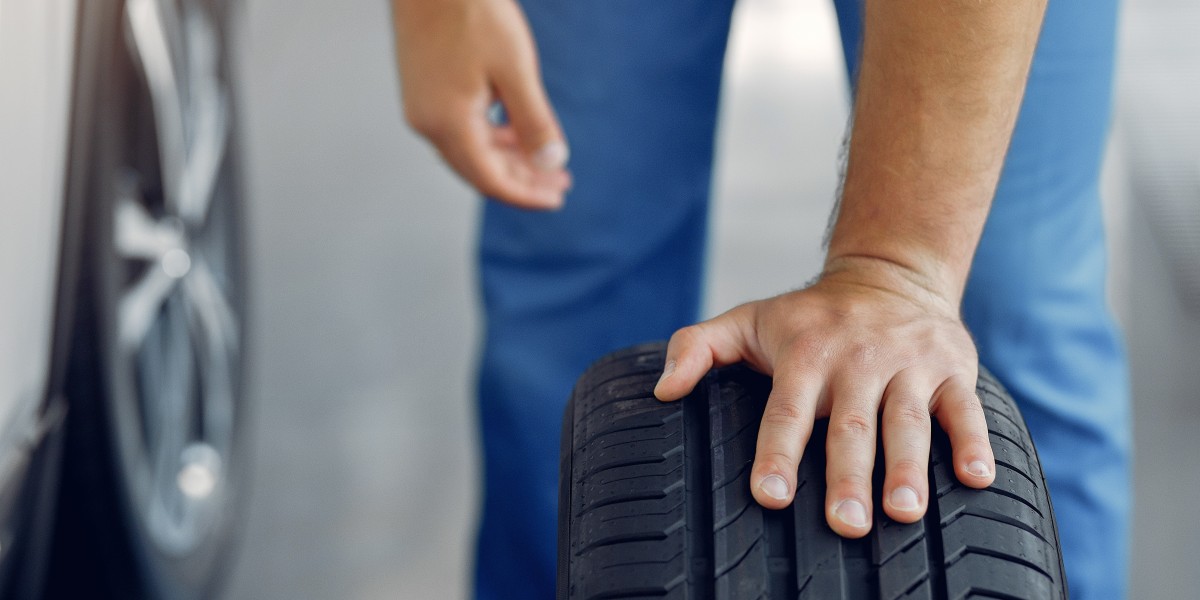 Where to Buy Dunlop Tyres in Dubai: Online vs. Offline Options