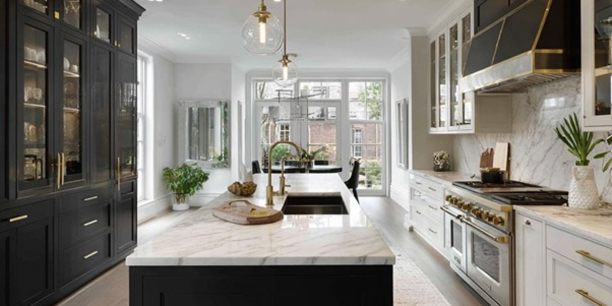 Black and White Kitchens: Timeless Design Ideas