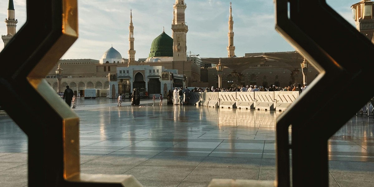 Cost of Umrah from UK: 2025 Package Price Guide