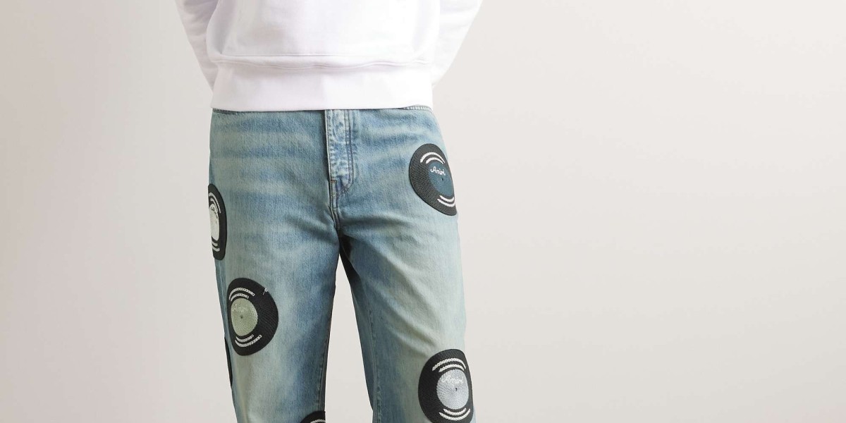 Amiri Clothing Complete Style Guide for Streetwear Lovers