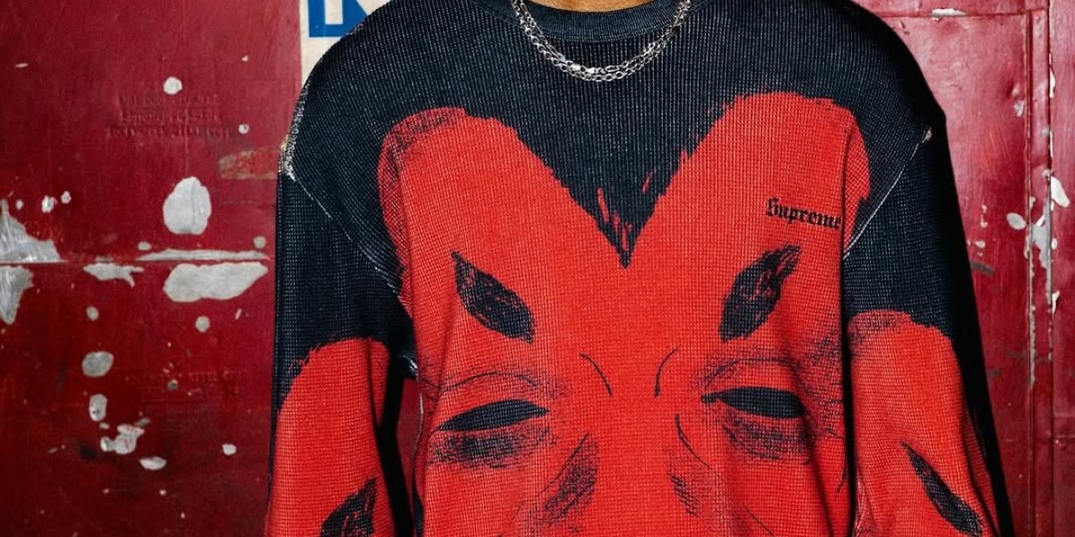 Supreme Streetwear Hoodie – Perfect for Casual Daily Wear